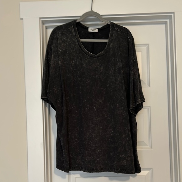 Zenana Outfitters Tops - Black Acid Wash T-Shirt